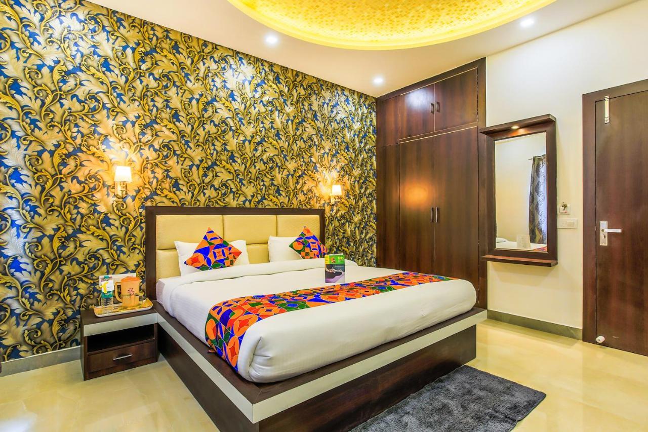Fabhotel Star Of Taj Restobar Fatehabad Road Agra  Exterior foto